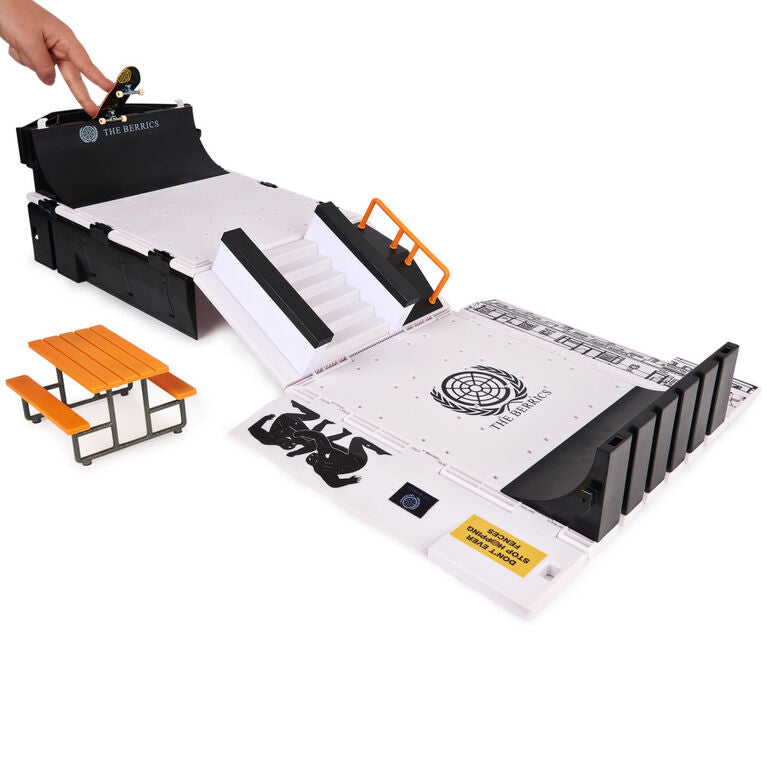 Tech Deck x The Berrics Transforming Skatepark Fingerboard Set