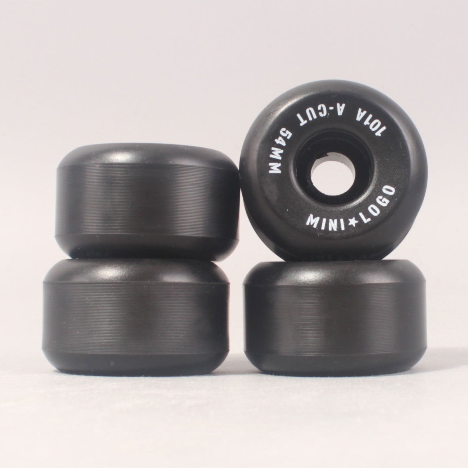 Mini Logo Skateboard Black Wheels A-Cut - 101A