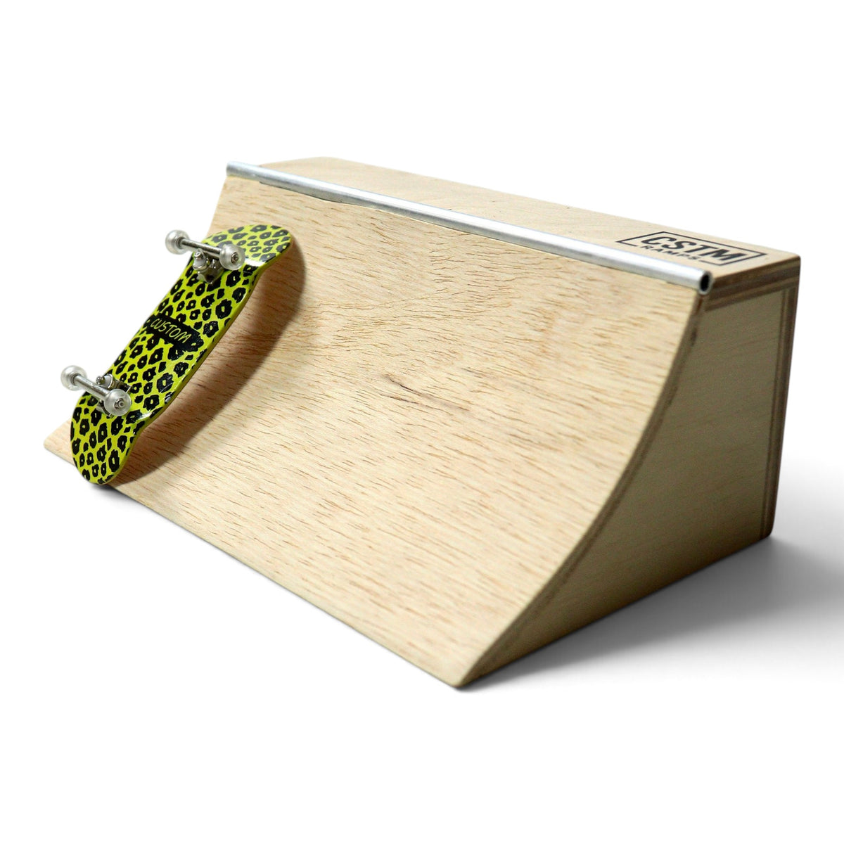 Custom Fingerboard Quarterpipe Ramp