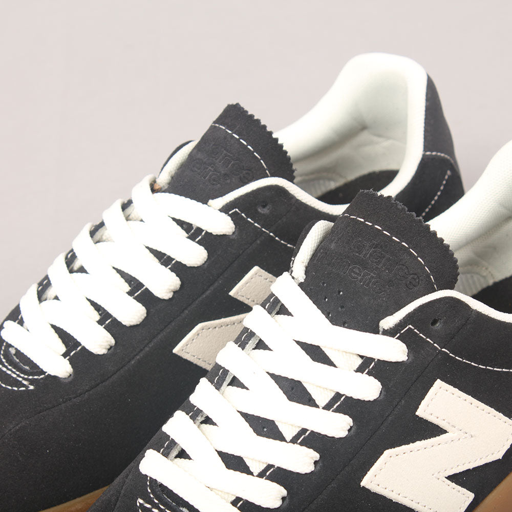 New Balance Numeric NM22 - Black / White