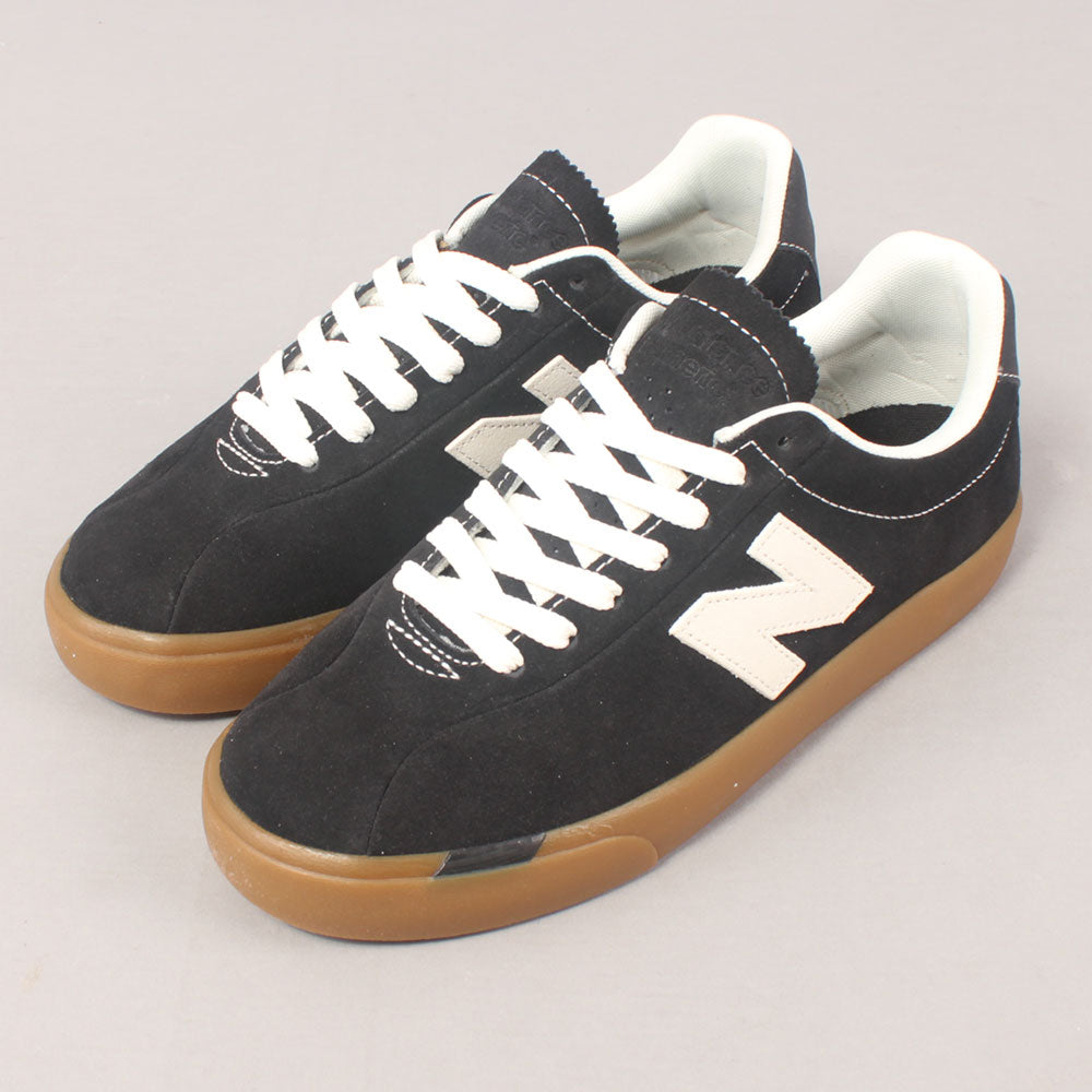 New Balance Numeric NM22 - Black / White