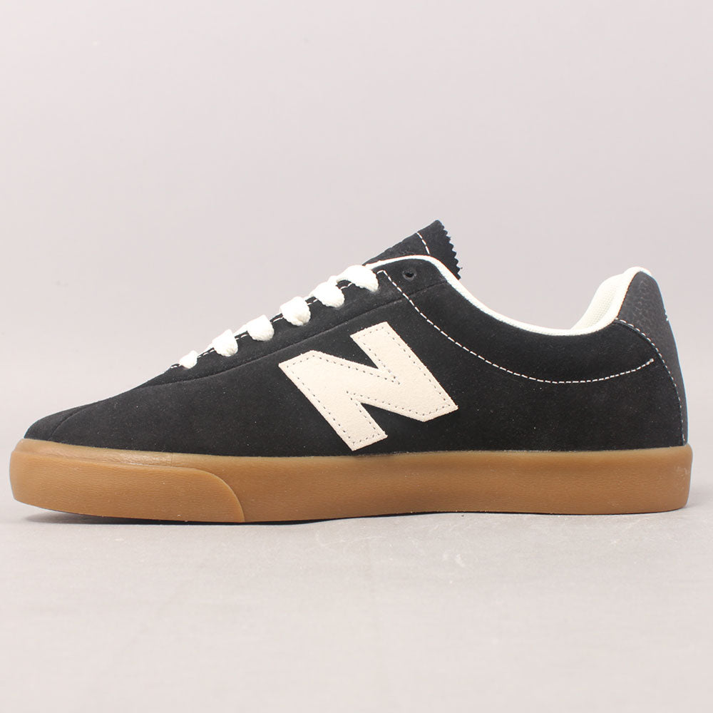 New Balance Numeric NM22 - Black / White