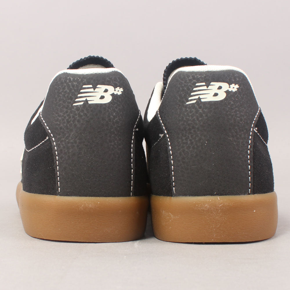 New Balance Numeric NM22 - Black / White